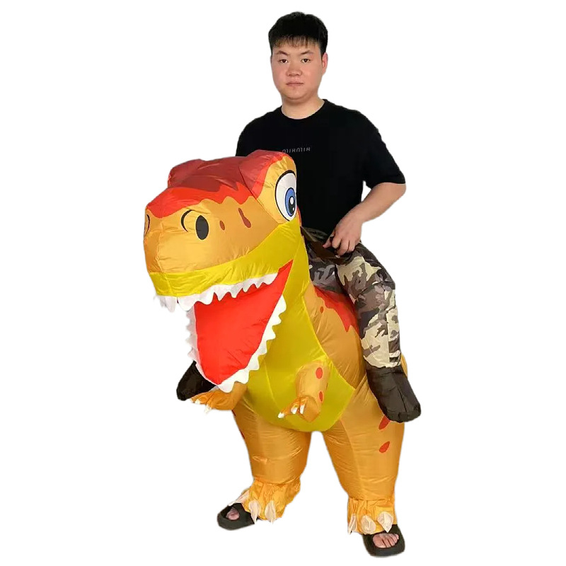 Pūšamais pūķa kostīms kā rekvizīts Halloweena grimām un izrādēm; audums, šūšana; leļļu apģērbs