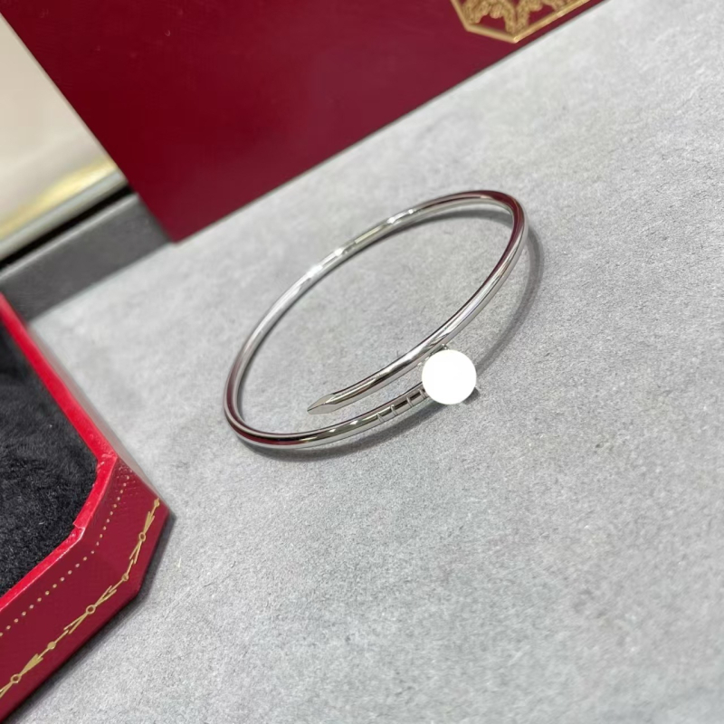 Nagu rokassprādze, V zelts, ģeometriska forma, iegravēti augsta oglekļa diamanti, unisex – modes luksusa stils, 2023. gada pavasara izlaidums