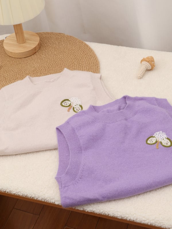 Vaikų kašmyro megztinis, storas megztimo audinys, apvalus kaklas, ilgos rankovės, dryžių/karikatūrų/abstraktus raštų, švelnus fliso paviršius, enziminis skalbimas, Korėjietiškas stilius, amžiaus grupė 3–8 m, 100% kašmyras.