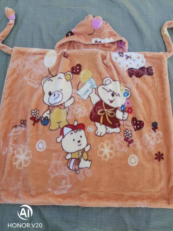 Raschel antklodė, cheminiai pluoštai, 500-800 g, skirta 1-3 metų amžiaus, animacinio stiliaus