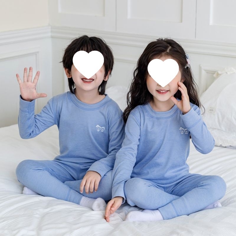 Középmagasságú galléros gyerek termikus felső- és alsóruha készlet fiúknak és lányoknak