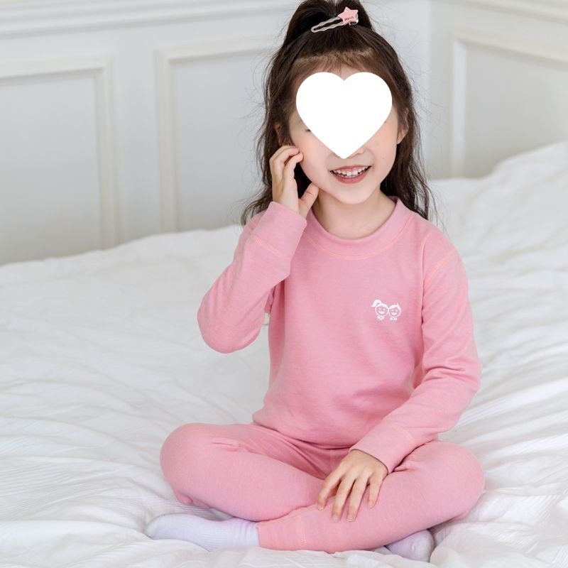 Középmagasságú galléros gyerek termikus felső- és alsóruha készlet fiúknak és lányoknak