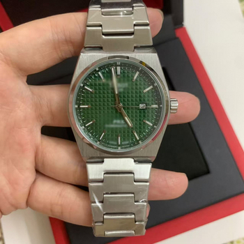 Kvarc karóra japán mozgással, naptár, 50 m vízálló, rozsdamentes acél tokkal és szíjjal, bevonatos üveg