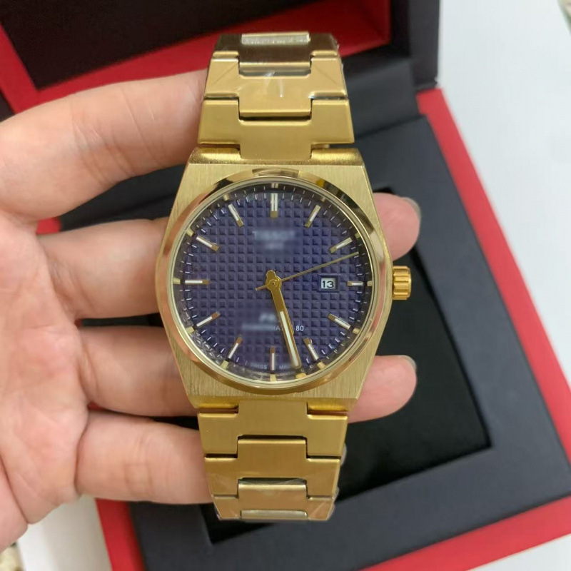 Kvarc karóra japán mozgással, naptár, 50 m vízálló, rozsdamentes acél tokkal és szíjjal, bevonatos üveg