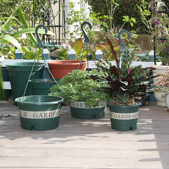 Ghiveci suspendat, plastic reciclat, respirabil, rezistent la deformări, durabil