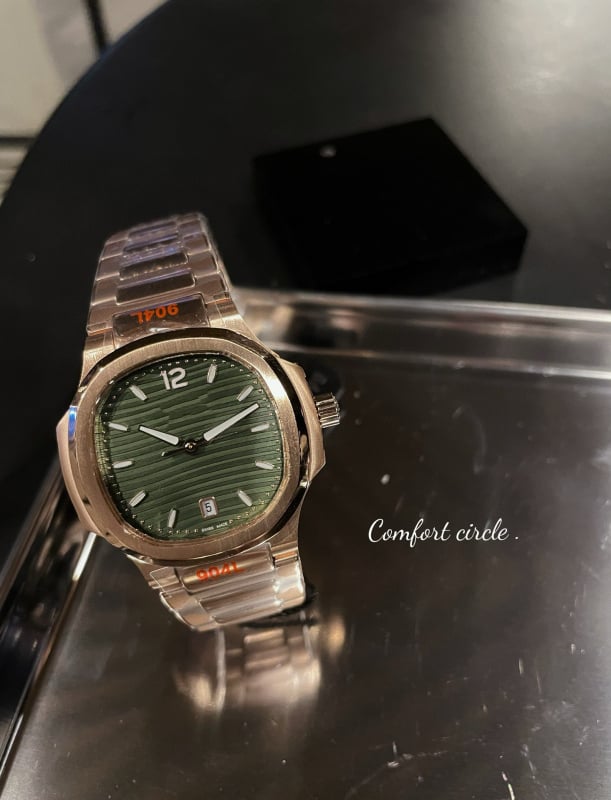 Nautilus stila gradientais kvadrātas sieviešu kvarca pulkstenis, Swiss ETA kustība, 30M ūdensizturība, safīra stikls, nerūsējošā tērauda siksniņa