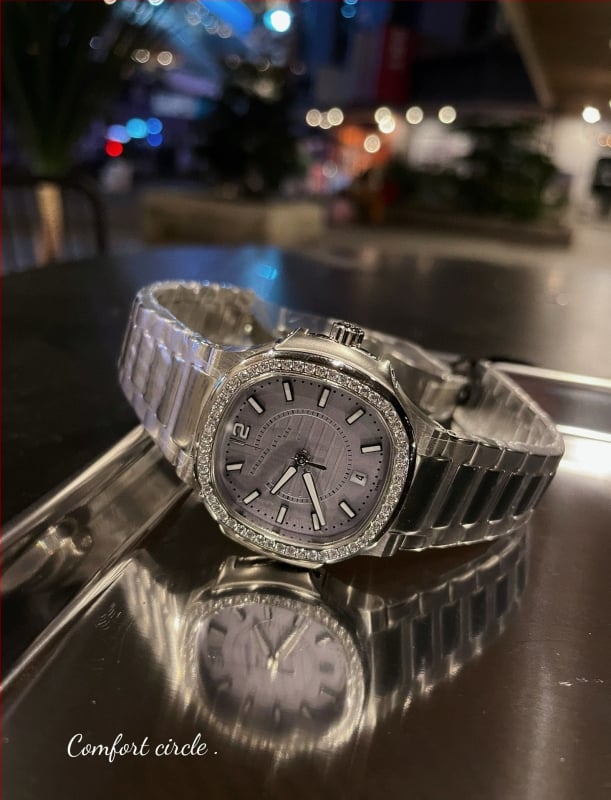 Nautilus stila gradientais kvadrātas sieviešu kvarca pulkstenis, Swiss ETA kustība, 30M ūdensizturība, safīra stikls, nerūsējošā tērauda siksniņa