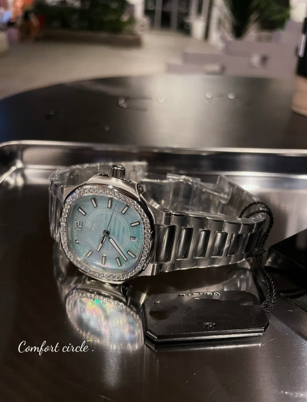 Nautilus stila gradientais kvadrātas sieviešu kvarca pulkstenis, Swiss ETA kustība, 30M ūdensizturība, safīra stikls, nerūsējošā tērauda siksniņa