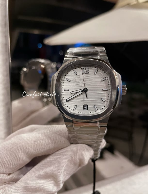 Nautilus stila gradientais kvadrātas sieviešu kvarca pulkstenis, Swiss ETA kustība, 30M ūdensizturība, safīra stikls, nerūsējošā tērauda siksniņa