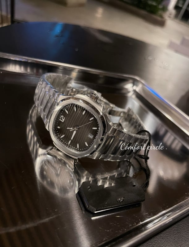 Nautilus stila gradientais kvadrātas sieviešu kvarca pulkstenis, Swiss ETA kustība, 30M ūdensizturība, safīra stikls, nerūsējošā tērauda siksniņa