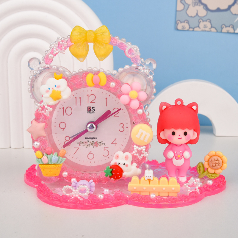 Bērnu modinātājs, karikatūru stilā, darbojas ar baterijām, elektroniska kustība, plastmasas korpuss