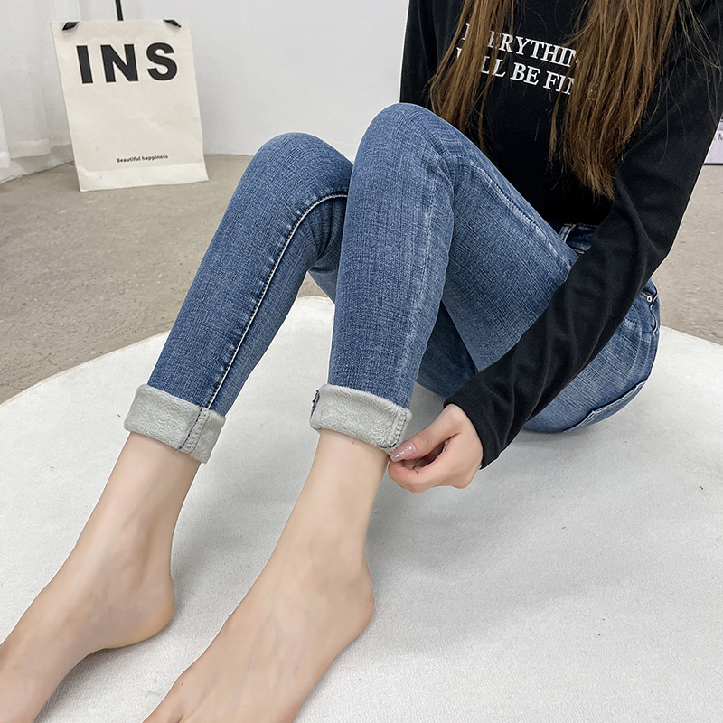 Kõrge vöökohaga teksad, denimist, pliiatsilõikega, paks kangas