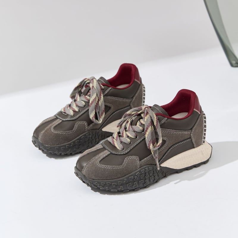 Sieviešu platformas treniņapavi — Slēpts 7 cm pacēlums, augšējā daļa vidēji augsta virs potītes, Augšējā materiāla: cūku āda + sintētiskā āda + audums, Iekšējā zole: cūku āda + latekss, Zole: gumija