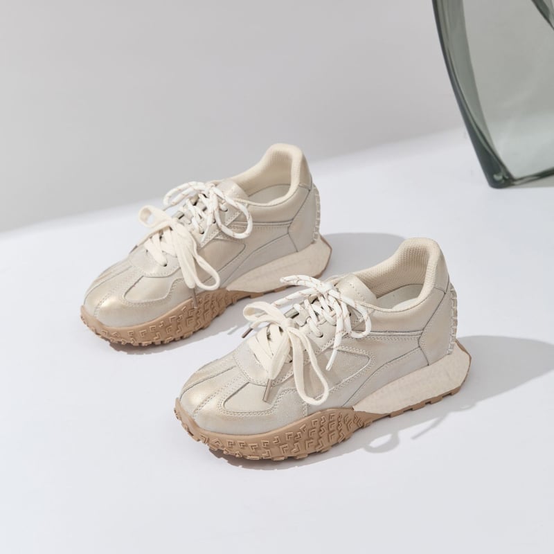 Sieviešu platformas treniņapavi — Slēpts 7 cm pacēlums, augšējā daļa vidēji augsta virs potītes, Augšējā materiāla: cūku āda + sintētiskā āda + audums, Iekšējā zole: cūku āda + latekss, Zole: gumija