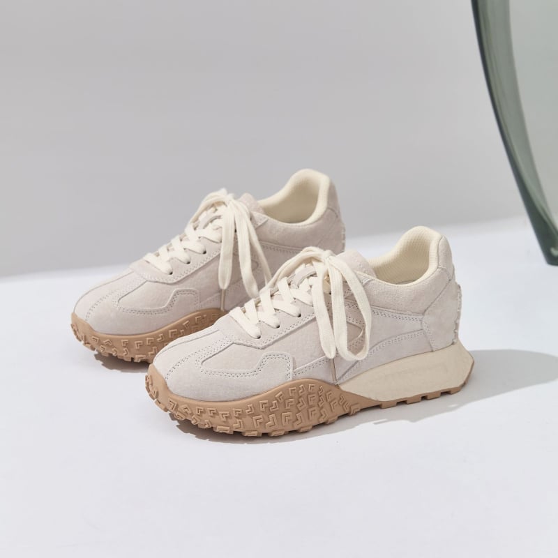 Sieviešu platformas treniņapavi — Slēpts 7 cm pacēlums, augšējā daļa vidēji augsta virs potītes, Augšējā materiāla: cūku āda + sintētiskā āda + audums, Iekšējā zole: cūku āda + latekss, Zole: gumija