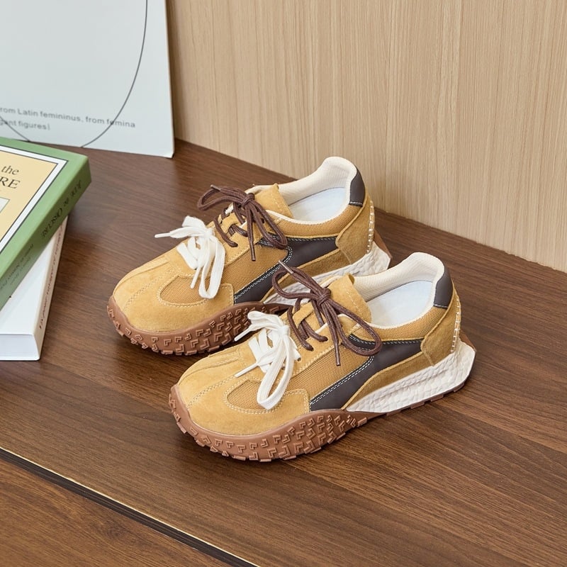 Sieviešu platformas treniņapavi — Slēpts 7 cm pacēlums, augšējā daļa vidēji augsta virs potītes, Augšējā materiāla: cūku āda + sintētiskā āda + audums, Iekšējā zole: cūku āda + latekss, Zole: gumija