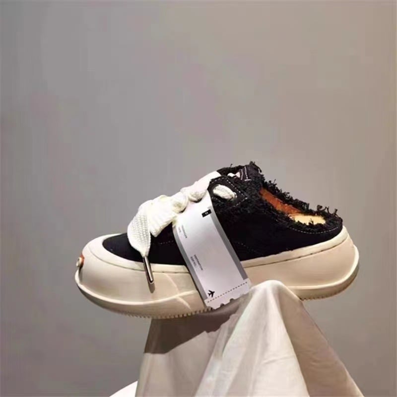 Unisex auduma kurpes ar zemu augšdaļu, priekšējā aizdare ar šņorēm, gumijas zole, bieza zole