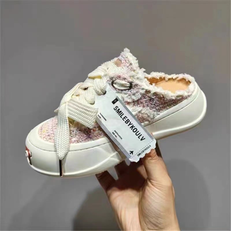 Unisex auduma kurpes ar zemu augšdaļu, priekšējā aizdare ar šņorēm, gumijas zole, bieza zole