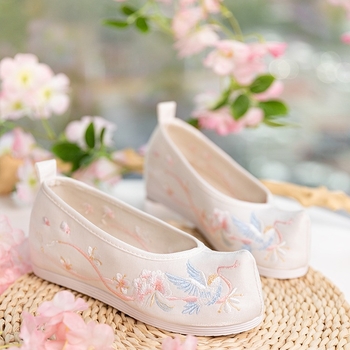 Ханфу обувки от платно с остър нос, подплата от плат и гумирана подметка