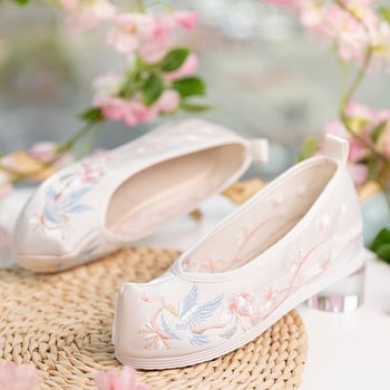 Ханфу обувки от платно с остър нос, подплата от плат и гумирана подметка