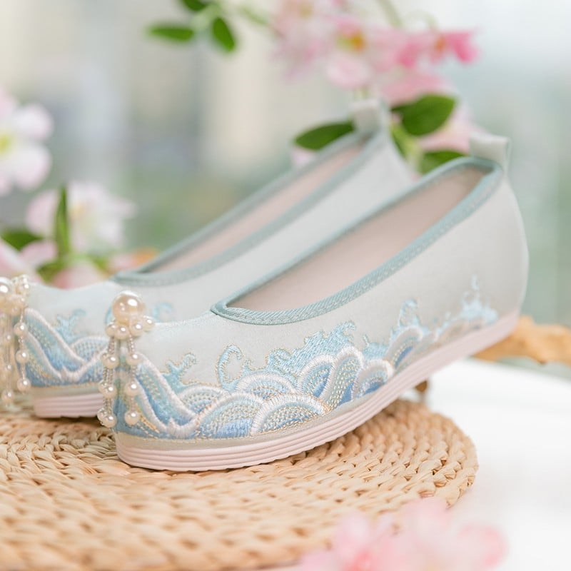 Ханфу обувки от платно с остър нос, подплата от плат и гумирана подметка