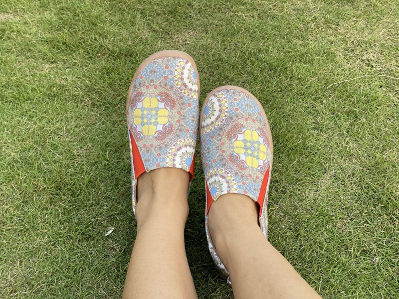 Sievietes kanvasa slip-on kurpes, zems augšdaļa, injekcijas zole