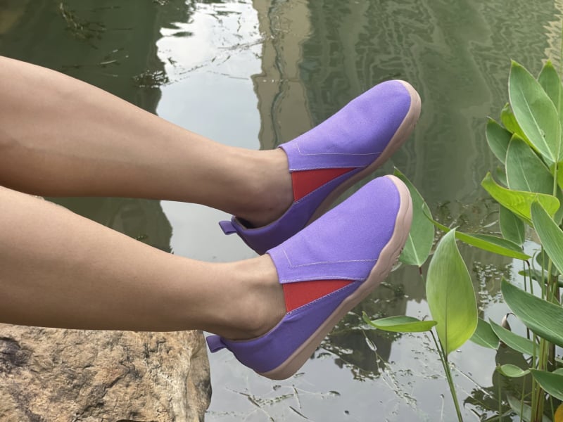 Sievietes kanvasa slip-on kurpes, zems augšdaļa, injekcijas zole