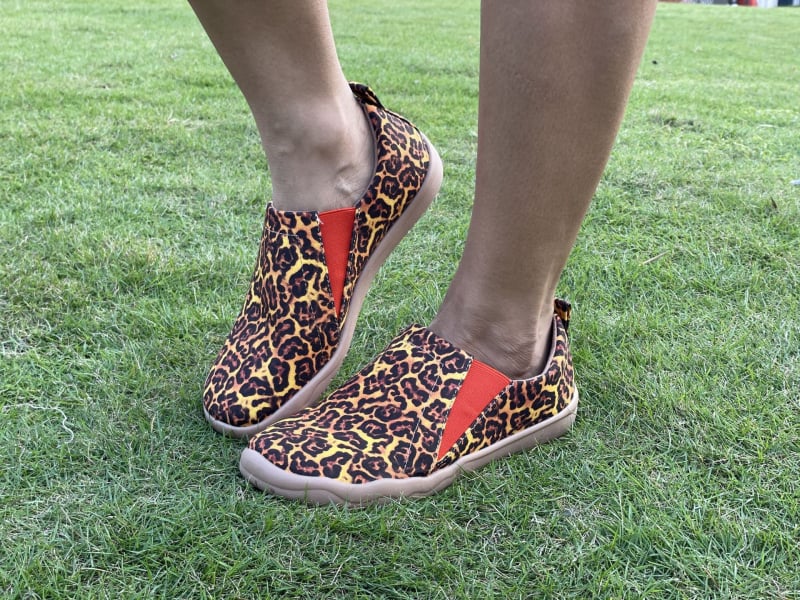 Sievietes kanvasa slip-on kurpes, zems augšdaļa, injekcijas zole