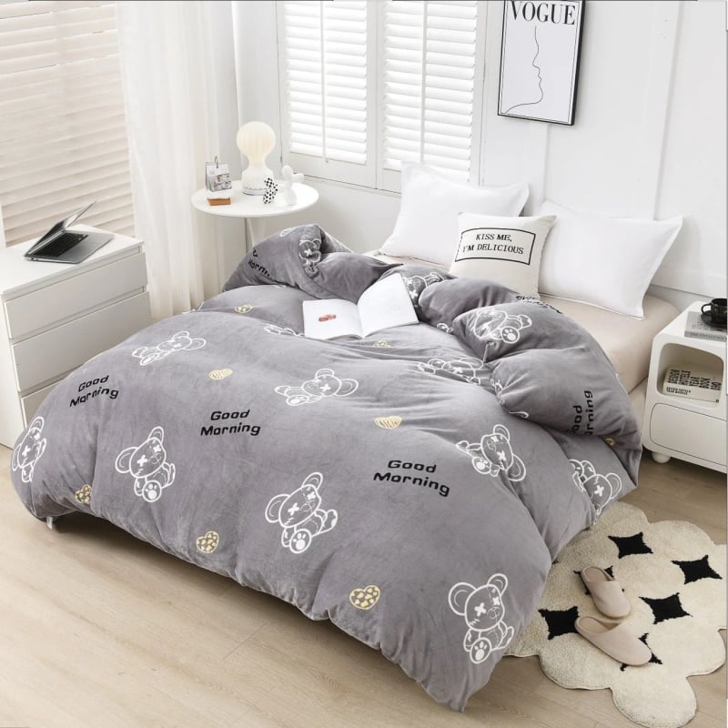 Tej Velúr paplanhuzat — sima szövet, reaktív nyomtatás és színezés, testreszabható feldolgozás; minták: csíkok, geometriai, virágos.