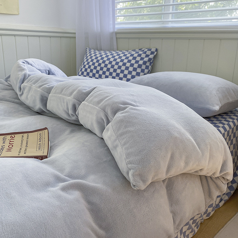 Piens velūra gultas pārklājs, vienkrāsains; audums: twill; druka un krāsošana: reaktīvā druka