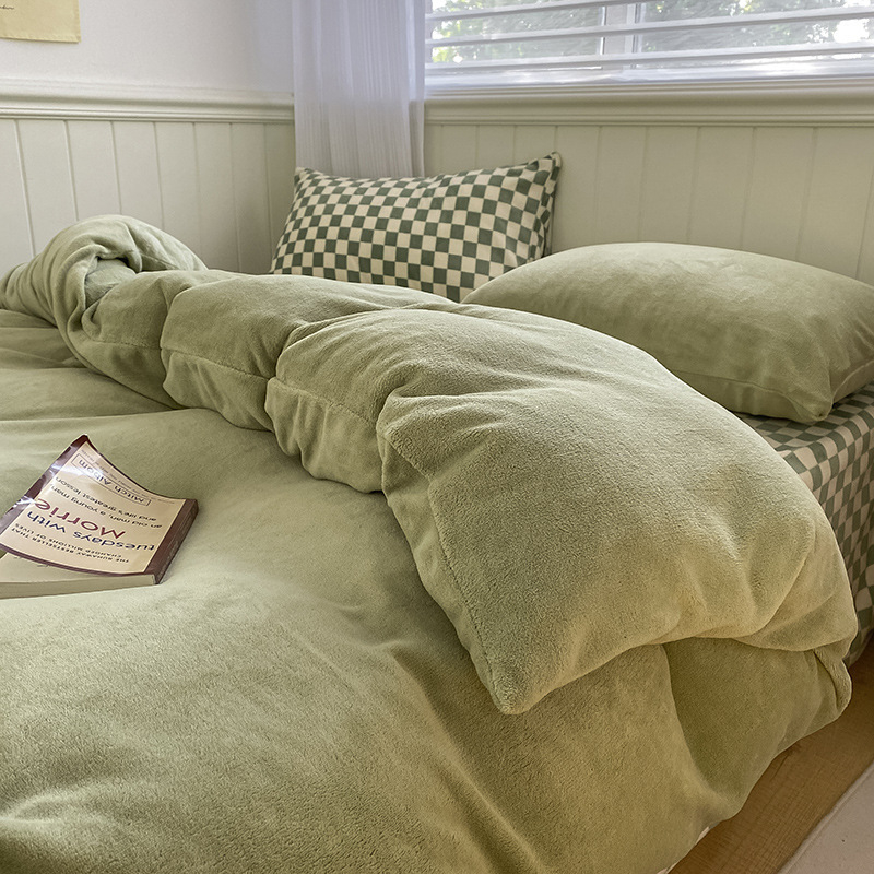 Piens velūra gultas pārklājs, vienkrāsains; audums: twill; druka un krāsošana: reaktīvā druka