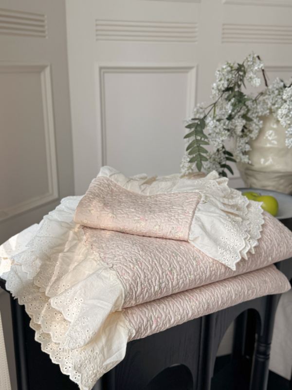 Francijas stila lielā mežģīņu gultas pārklājs komplekts ar augu un ziedu rakstu, twill audums, reaktīvā drukāšana un krāsošana, materiāls: zīda ziedu motīvi