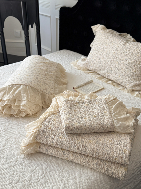 Francijas stila lielā mežģīņu gultas pārklājs komplekts ar augu un ziedu rakstu, twill audums, reaktīvā drukāšana un krāsošana, materiāls: zīda ziedu motīvi