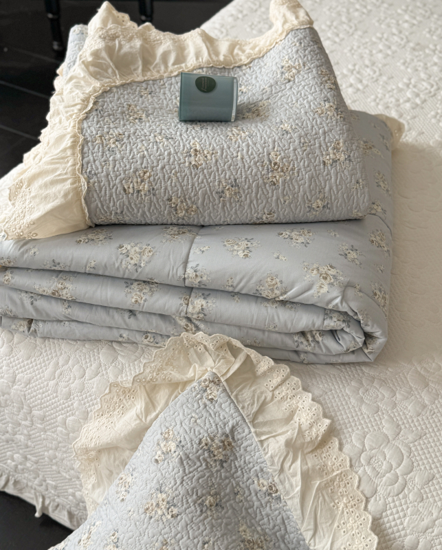 Francijas stila lielā mežģīņu gultas pārklājs komplekts ar augu un ziedu rakstu, twill audums, reaktīvā drukāšana un krāsošana, materiāls: zīda ziedu motīvi