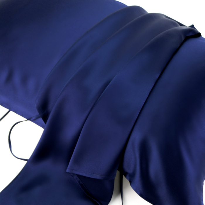 Párnahuzat lepke motívummal, 19 momme Mulberry selyem, 100% selyem, satén szövés, reaktív színezés, modern minimalista stílus, pánttal