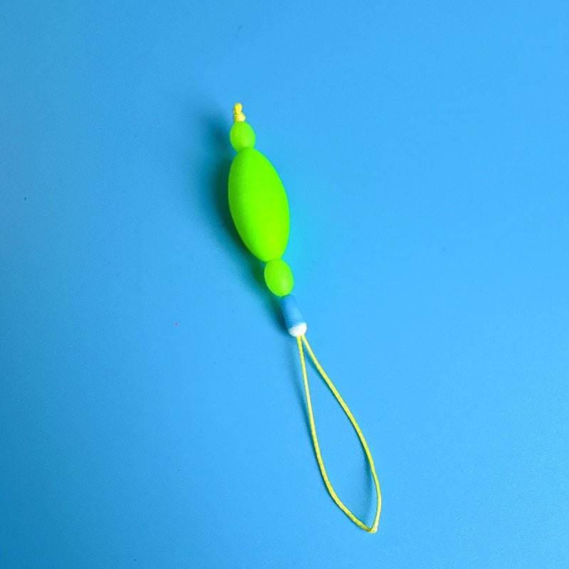 Makšķerēšanas līnijas piederums ar pastiprinošu stieni, luminescējošu pērlīti un galvenās līnijas savienotāju