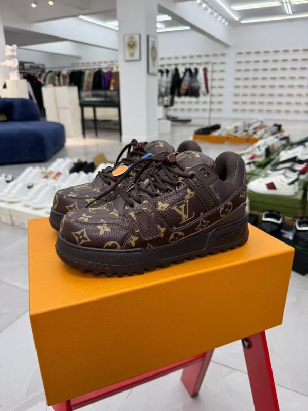 LVTrainer Maxi Chunky kurpes – universālas, augstuma palielināšanai paredzēts pamatnes platums, virsdaļa no teļa ādas pirmās kvalitātes, augstas tehnoloģijas, piemērotas visām četrām sezonām