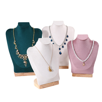 Kaklaru demonstrācijas statīvs – portreta dizains, ciets koks, korpuss ar flaneli, splicing tehnika, 2024. gada vasara