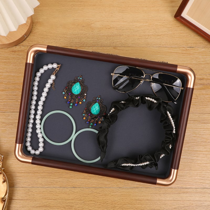 Viengabala koka rotaslietu izstādīšanas trauks, retro forma, senatnīgs stils, masīvs koks, locīšanas konstrukcija