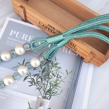 Aizkaru pērlīšu siksņa ar kristāla āķi (Zīmols: Other; Materiāls: Audums; Stils: Pastoraālais)