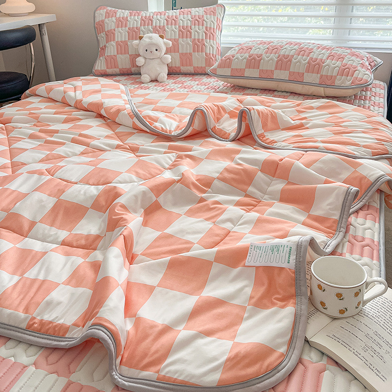 Lateksa ledus-silkas matrača komplekts – vienkāršs viļņu un punktu raksts, mūsdienīgs minimālisma stils, četrgabalu komplekts, lateksa saturs zem 70%