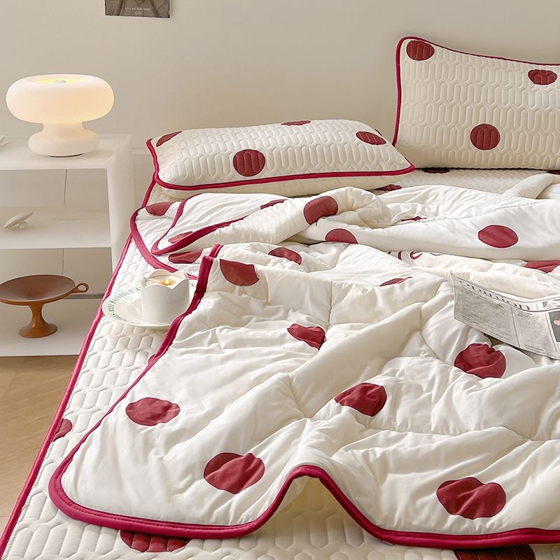 Lateksa ledus-silkas matrača komplekts – vienkāršs viļņu un punktu raksts, mūsdienīgs minimālisma stils, četrgabalu komplekts, lateksa saturs zem 70%
