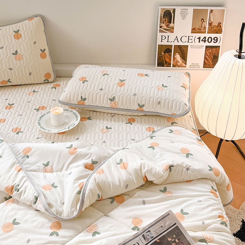 Lateksa ledus-silkas matrača komplekts – vienkāršs viļņu un punktu raksts, mūsdienīgs minimālisma stils, četrgabalu komplekts, lateksa saturs zem 70%