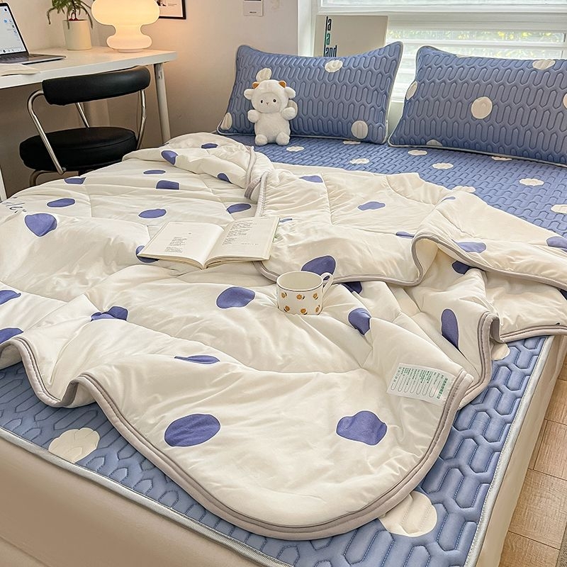 Lateksa ledus-silkas matrača komplekts – vienkāršs viļņu un punktu raksts, mūsdienīgs minimālisma stils, četrgabalu komplekts, lateksa saturs zem 70%