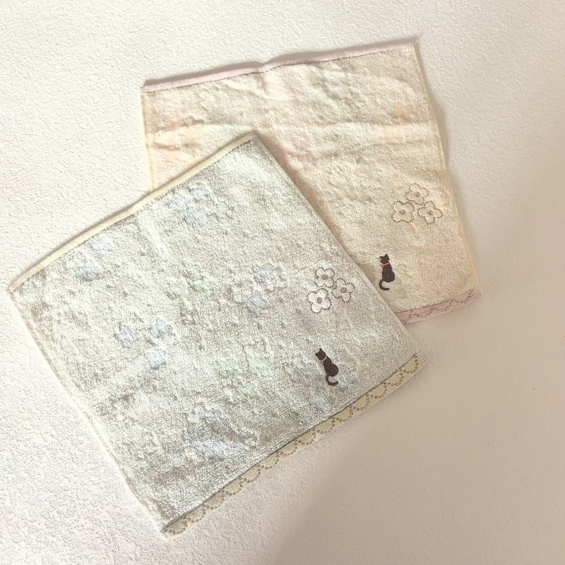 Kvadrātveida lakatiņš no 100% kokvilnas, bez vīšanas diegiem, izšuvumi un Jacquard tekstūra, 30 g, uzsūkšana 21–25 s