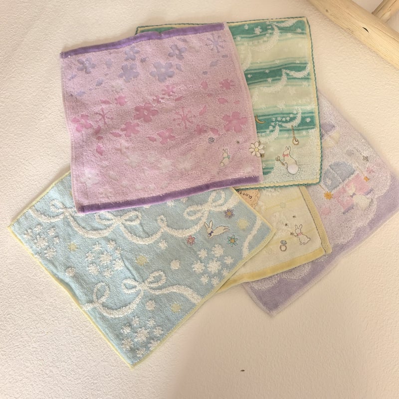 Kvadrātveida lakatiņš no 100% kokvilnas, bez vīšanas diegiem, izšuvumi un Jacquard tekstūra, 30 g, uzsūkšana 21–25 s