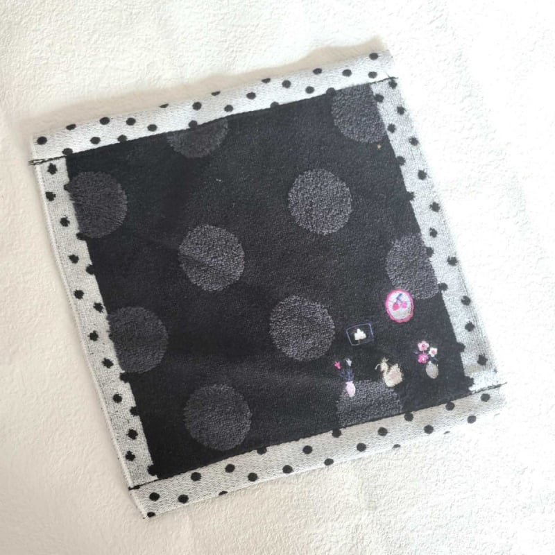 Kvadrātveida lakatiņš no 100% kokvilnas, bez vīšanas diegiem, izšuvumi un Jacquard tekstūra, 30 g, uzsūkšana 21–25 s