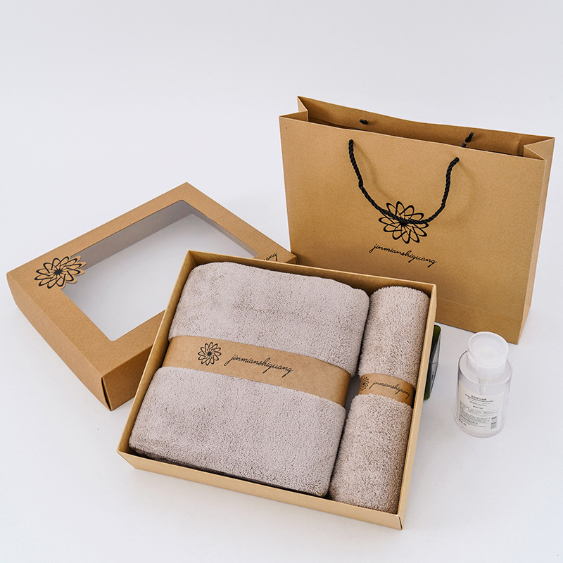 Darivani set ručnika od mikrovlakana, dva komada u kutiji, 550 g, marki Brocade Cotton Time, s tiskanim logom