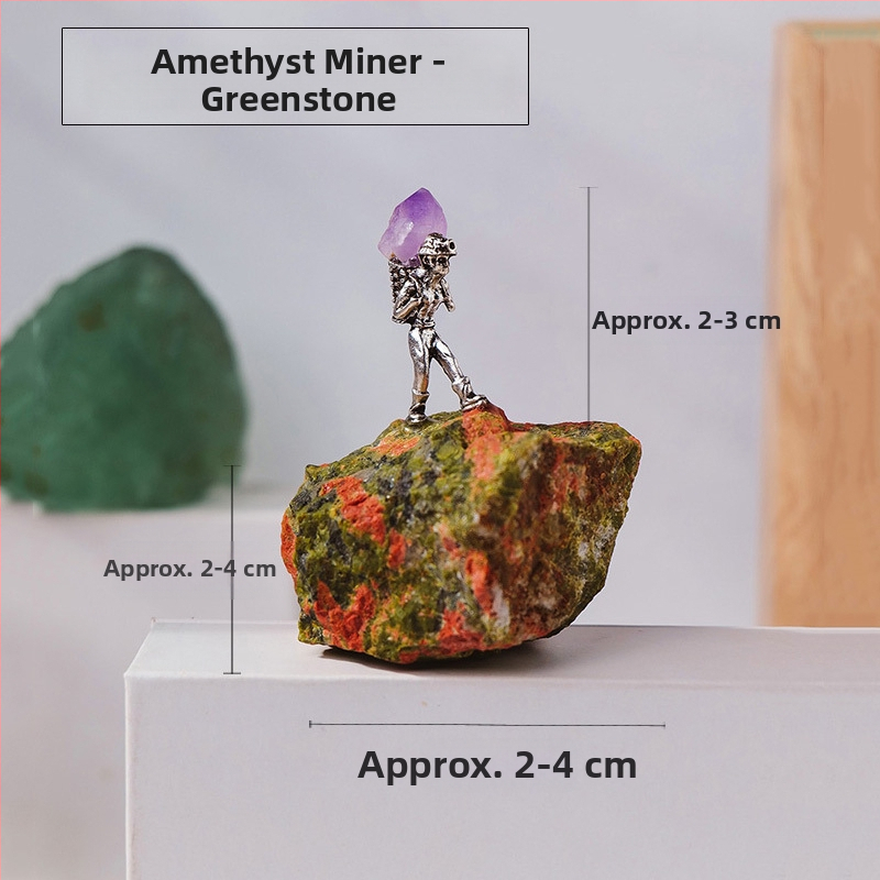 Bányász alakú kristály ércemintadarab, ametiszt és zöld fluorit, dekoratív geometriás kristály dísztárgy