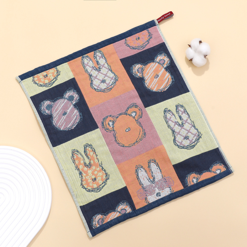 Tīras kokvilnas gāzes kvadrātveida dvielis, 32s diegs, žakarda audums, ūdens uzsūkšanās 0–5 s